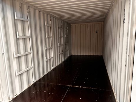 Size 8R with Racks – 20 ‘ Shipping Container with racking arms